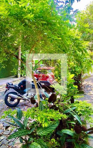 Casa à venda com 230m², 4 quartos e 2 vagas Casa à venda com 230m², 4 quartos e 2 vagasVista da Rua