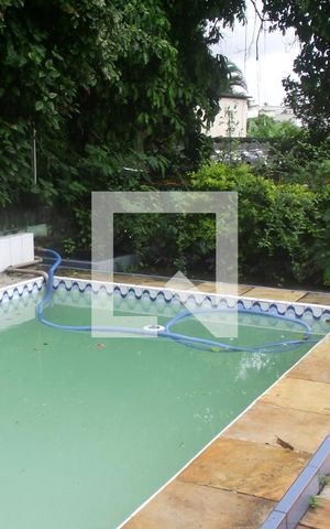 Casa à venda com 1609m², 4 quartos e 4 vagasPiscina