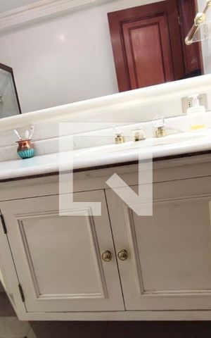 Apartamento à venda com 639m², 4 quartos e 4 vagas Apartamento à venda com 639m², 4 quartos e 4 vagasBanheiro suíte 2
