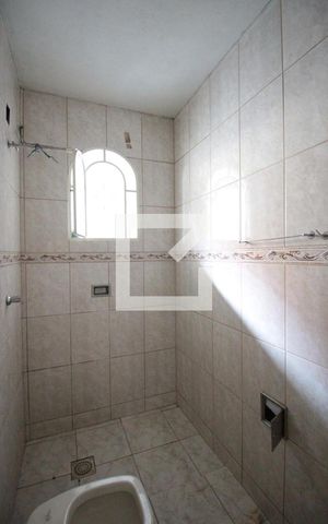 Casa para alugar com 54m², 2 quartos e 1 vagaBanheiro