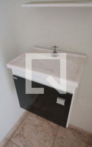Casa para alugar com 54m², 2 quartos e 1 vagaBanheiro