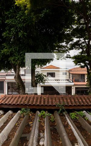 Casa à venda com 291m², 4 quartos e 3 vagas Casa à venda com 291m², 4 quartos e 3 vagasVista do Quarto 3