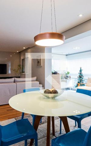 Apartamento para alugar com 127m², 3 quartos e 2 vagas Apartamento para alugar com 127m², 3 quartos e 2 vagasSala