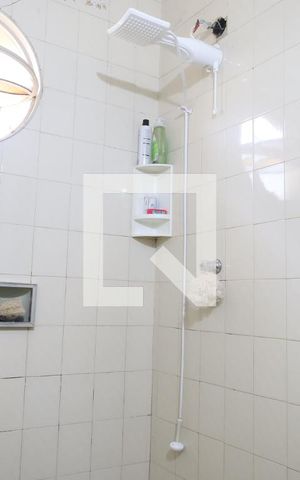 Casa à venda com 167m², 2 quartos e 5 vagasBanheiro