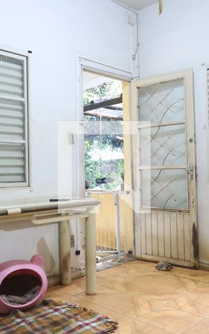Casa à venda com 167m², 2 quartos e 5 vagasSala