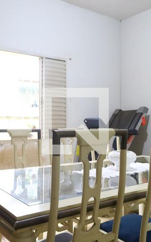 Casa à venda com 167m², 2 quartos e 5 vagasSala