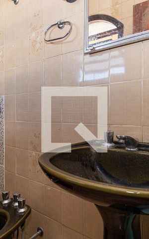 Casa à venda com 331m², 5 quartos e 2 vagasBanheiro da Suíte