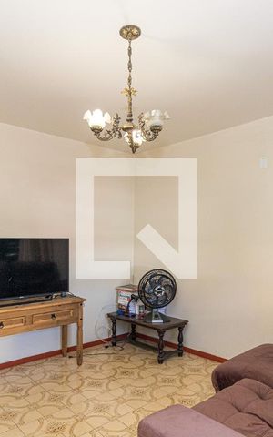 Casa à venda com 331m², 5 quartos e 2 vagasSala