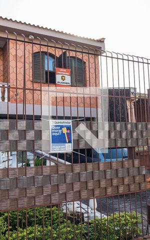 Casa à venda com 331m², 5 quartos e 2 vagasFachada