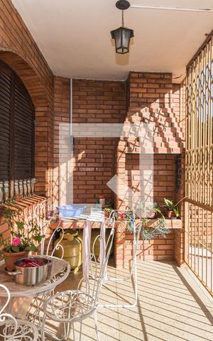 Casa à venda com 331m², 5 quartos e 2 vagasÁrea de Serviço