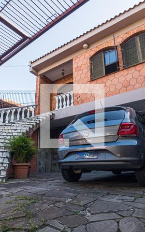 Casa à venda com 331m², 5 quartos e 2 vagasFachada