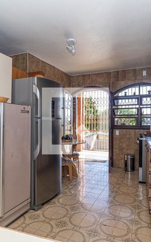 Casa à venda com 331m², 5 quartos e 2 vagasCozinha