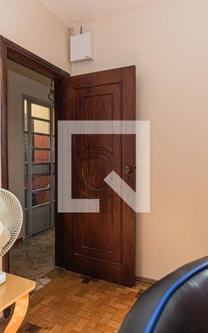 Casa à venda com 331m², 5 quartos e 2 vagasQuarto 4