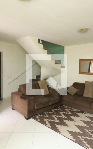 Casa à venda com 100m², 3 quartos e 4 vagasSala
