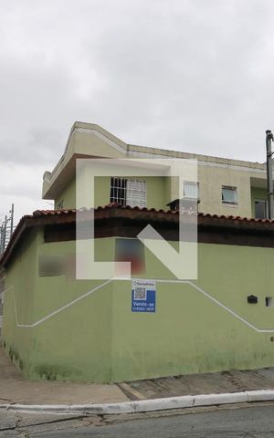 Casa à venda com 100m², 3 quartos e 4 vagasFachada