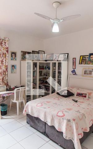 Casa à venda com 256m², 6 quartos e 3 vagas Casa à venda com 256m², 6 quartos e 3 vagasSuíte 2