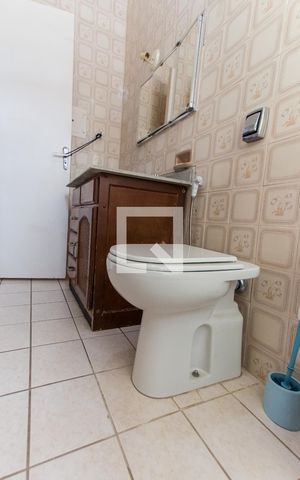Casa à venda com 256m², 6 quartos e 3 vagas Casa à venda com 256m², 6 quartos e 3 vagasBanheiro da Suíte 1