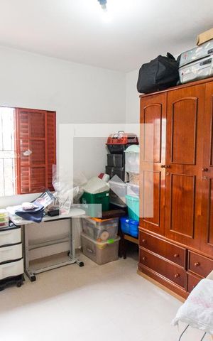 Casa à venda com 256m², 6 quartos e 3 vagas Casa à venda com 256m², 6 quartos e 3 vagasQuarto 3