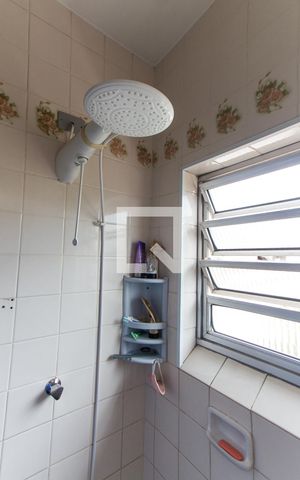 Casa à venda com 256m², 6 quartos e 3 vagas Casa à venda com 256m², 6 quartos e 3 vagasBanheiro