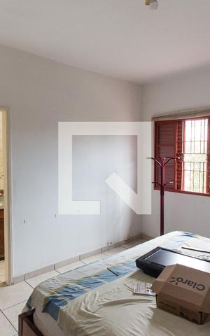Casa à venda com 256m², 6 quartos e 3 vagas Casa à venda com 256m², 6 quartos e 3 vagasSuíte 1
