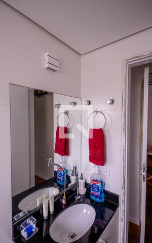 Apartamento à venda com 83m², 3 quartos e 1 vaga Apartamento à venda com 83m², 3 quartos e 1 vagaBanheiro Social