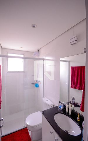Apartamento à venda com 83m², 3 quartos e 1 vaga Apartamento à venda com 83m², 3 quartos e 1 vagaBanheiro Social