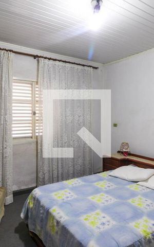 Casa à venda com 100m², 3 quartos e 4 vagas Casa à venda com 100m², 3 quartos e 4 vagasQuarto 1