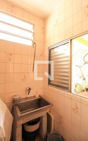 Casa à venda com 180m², 2 quartos e 2 vagas Casa à venda com 180m², 2 quartos e 2 vagasÁrea de Serviço