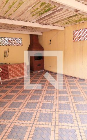 Casa à venda com 180m², 2 quartos e 2 vagas Casa à venda com 180m², 2 quartos e 2 vagasChurrasqueira