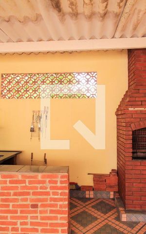 Casa à venda com 180m², 2 quartos e 2 vagas Casa à venda com 180m², 2 quartos e 2 vagasChurrasqueira