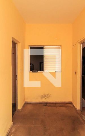 Casa à venda com 180m², 2 quartos e 2 vagas Casa à venda com 180m², 2 quartos e 2 vagasÁrea de Serviço