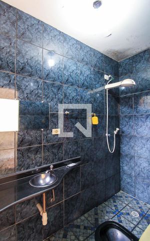 Casa à venda com 180m², 2 quartos e 2 vagas Casa à venda com 180m², 2 quartos e 2 vagasBanheiro do Quarto 1