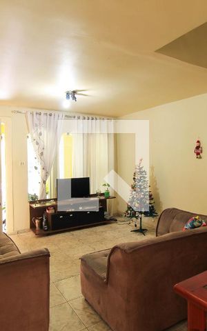 Casa à venda com 180m², 2 quartos e 2 vagas Casa à venda com 180m², 2 quartos e 2 vagasSala