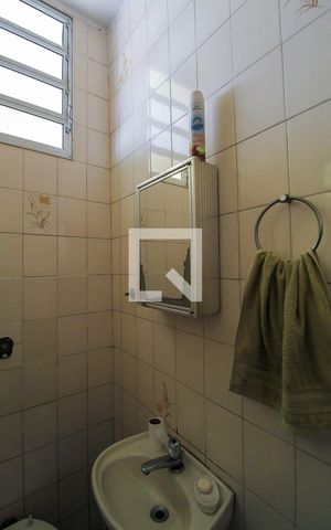 Casa à venda com 180m², 2 quartos e 2 vagas Casa à venda com 180m², 2 quartos e 2 vagasBanheiro de serviço