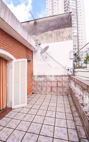 Casa à venda com 180m², 2 quartos e 2 vagas Casa à venda com 180m², 2 quartos e 2 vagasQuarto 1
