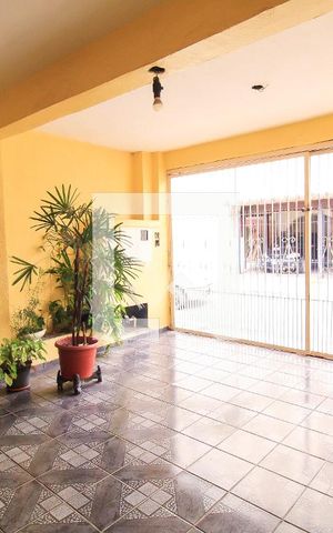 Casa à venda com 180m², 2 quartos e 2 vagas Casa à venda com 180m², 2 quartos e 2 vagasGaragem