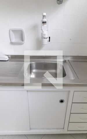 Apartamento para alugar com 100m², 2 quartos e 1 vaga Apartamento para alugar com 100m², 2 quartos e 1 vagaCozinha
