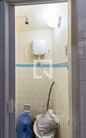 Apartamento à venda com 100m², 2 quartos e sem vagaBanheiro de Serviço