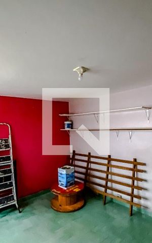 Casa à venda com 140m², 3 quartos e 2 vagasQuarto de Serviço