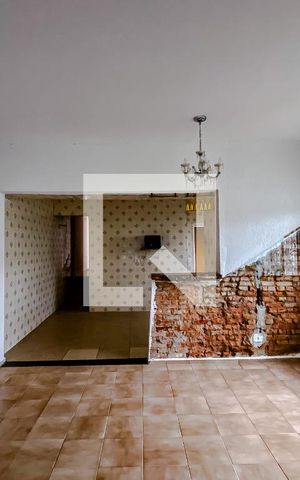 Casa à venda com 140m², 3 quartos e 2 vagasSala