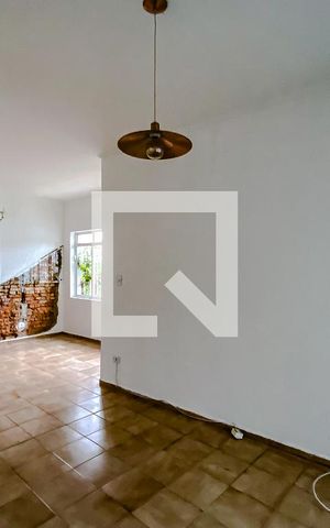 Casa à venda com 140m², 3 quartos e 2 vagasSala