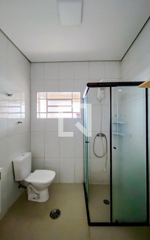 Casa à venda com 140m², 3 quartos e 2 vagasBanheiro