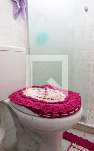 Apartamento à venda com 70m², 2 quartos e 1 vaga Apartamento à venda com 70m², 2 quartos e 1 vagaBanheiro da Suíte Quarto 2