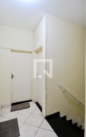 Studio para alugar com 30m², 1 quarto e sem vagaEscada de Acesso 