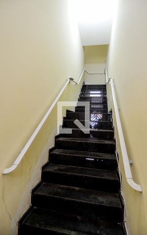 Studio para alugar com 30m², 1 quarto e sem vagaEscada de Acesso 