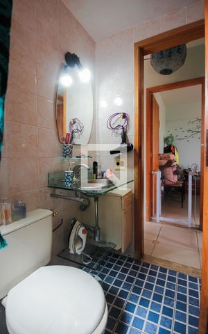 Apartamento à venda com 57m², 2 quartos e 1 vaga Apartamento à venda com 57m², 2 quartos e 1 vagaBanheiro