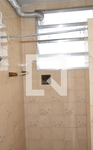Apartamento à venda com 78m², 2 quartos e 1 vagaBanheiro 