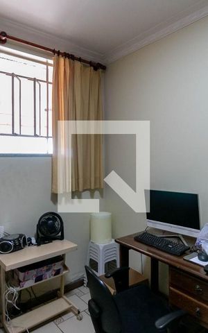 Casa à venda com 600m², 5 quartos e 4 vagas Casa à venda com 600m², 5 quartos e 4 vagasQuarto 5