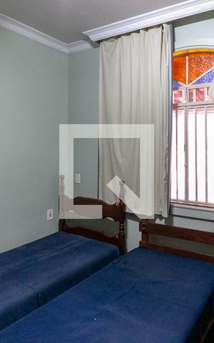 Casa à venda com 600m², 5 quartos e 4 vagas Casa à venda com 600m², 5 quartos e 4 vagasQuarto 2