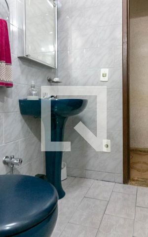 Casa à venda com 600m², 5 quartos e 4 vagas Casa à venda com 600m², 5 quartos e 4 vagasBanheiro Social 3